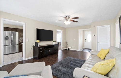 Oak Grove House | Entire Home near Fort Campbell KY* I-24