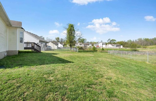 Oak Grove House | Entire Home near Fort Campbell KY* I-24