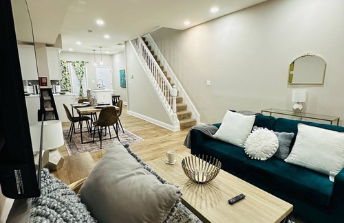 Downtown Baltimore House | Entire home near John’s Hopkins Hospital