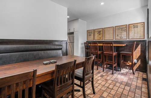 Upper Beaches House | Entire Home, Newly Renovated, Sleeps 6, Upper Beaches with Hot Tub and Parking