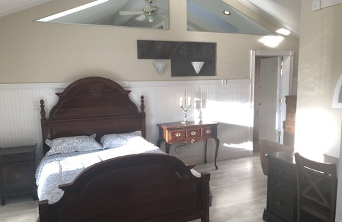 Fort Edward House | Entire Home with Inlaw near Saratoga/Lake George with Huge Inground Pool