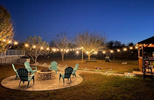 Prairie Lea House | Entire home with pool/hot tub close to river