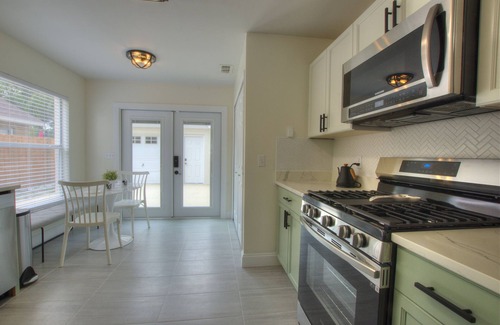 Bridgewater Crossing House | Entire House - 20 mins to Disney with game room and private pool