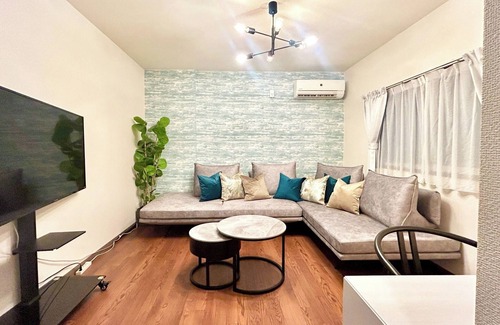 Nishinari House | Entire house 3 mins walk from the sta 6mins by Namba train 2 showers 2 toilets - In front of MON Kishizato Tamade Station/Osaka Ōsaka