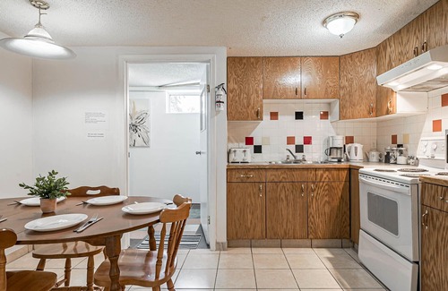 Northwest Calgary House | Entire house, 6 BR/3BA, All Queen Beds, Central location