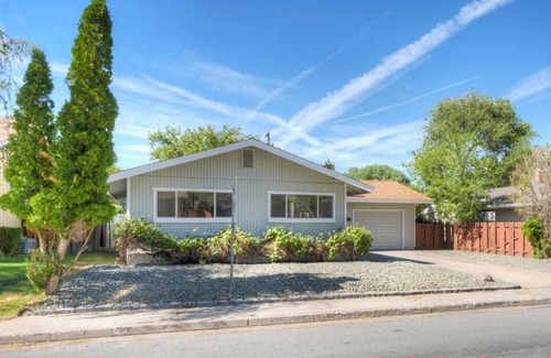 Carson City House | Entire House - Charming 3-Bedroom House - Quite Neighborhood