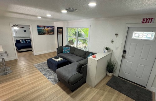 Parkside House | Entire House Climatized Pool Close to the Beach