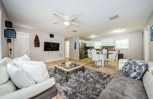 Highpoint House | Entire House close to the beaches, Ballpark, EddieC Moore & Joe DiMaggio Stadium