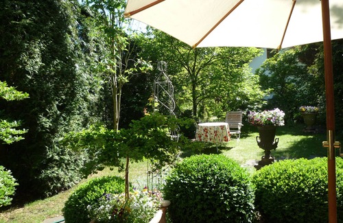 Franzosisch Buchholz House | Entire House in the countryside and yet only 30 minutes to the City capital