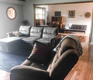 Springdale House | Entire House in the Heart of NW AR with Office Space