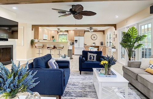 Kings Lake House | Entire House* Luxurious Home,Heated Pool*