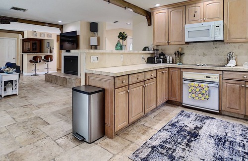 Kings Lake House | Entire House* Luxurious Home,Heated Pool*