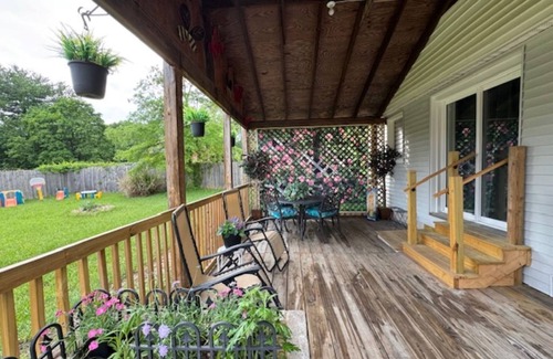 Ferndale House | Entire house minutes away from BWI airport, close to Annapolis, Baltimore, DC