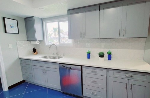 Garden Grove House | Entire House Near Disneyland. 2 Kitchens -5 bedrooms- 3 bathrooms- sleeps 14