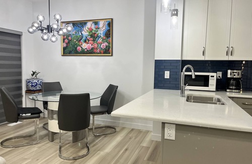 Southwest Edmonton House | Entire House New 2022, Central South Ed, 10min to Airport