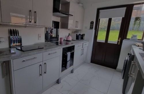 Belfast House | Entire house (Not shared) close to belfast city centre