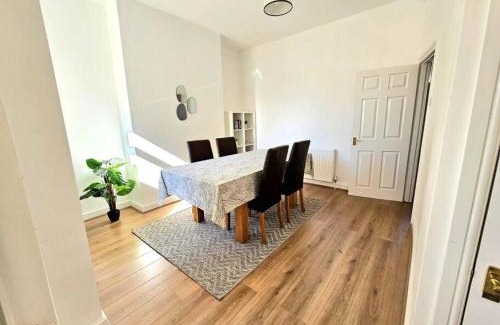 Waterloo House | Entire house, Waterloo, free street parking