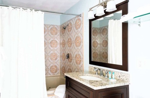 Middletown Hotel | Entire Inn Block & restaurant!