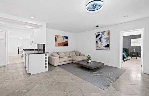 Birch Park Finger Streets House | Entire Lux Home ~ Heated Pool ~ 5 min walk to beach ~ Game Room ~ Bikes
