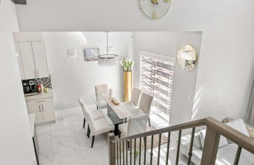Beaumont Apartment | Entire Luxury 4-Bedroom Home with Indoor Fireplace
