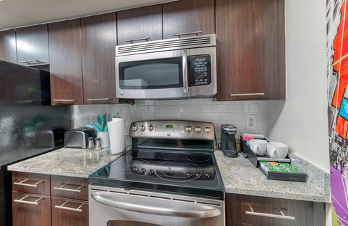 Pentagon City Apartment | Entire Luxury apt near D-TOWN DC