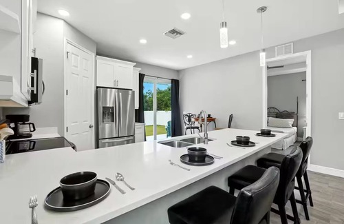 Bonita Springs House | Entire New Home w/1 King, 3 Queen beds and Fenced backyard