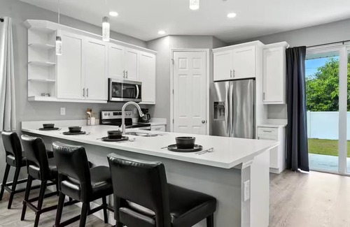 Bonita Springs House | Entire New Home w/1 King, 3 Queen beds and Fenced backyard