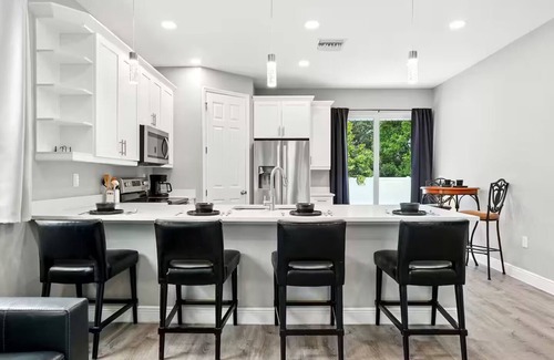 Bonita Springs House | Entire New Home w/1 King, 3 Queen beds and Fenced backyard