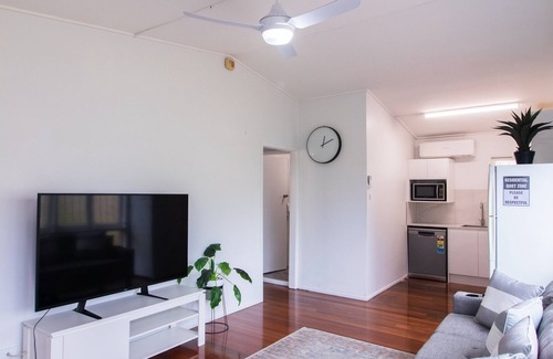 Highgate Hill Apartment | Entire New renovated 2bedrm unit next to southbank