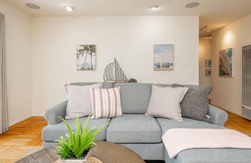 Linda Mar House | Entire Oceanview Coastal Retreat in Pacifica