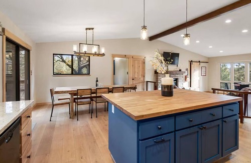 The Gate House | Entire Place Lafayette Est-Urban Retreat Book now!