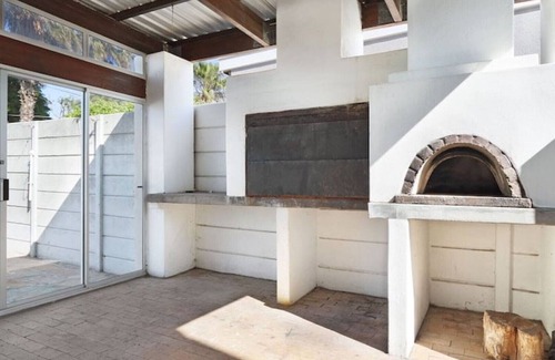 Parow Villa | Entire Prestigious Villa within Tourism Sites