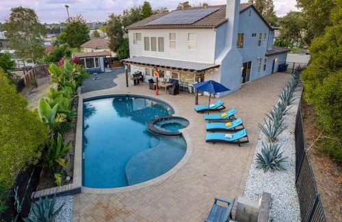 Fallbrook House | Entire Private 5-BR Villa w Pool, Spa, Nature, 3000 sq ft, Private Rental, Available Now