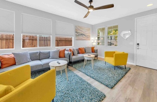 West Sacramento House | Entire Randolph Home · Sun-filled & Stylish | Mins to Downtown | Parking