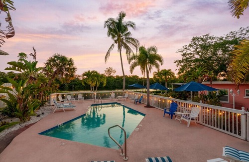 Siesta Key House | Entire Resort on Heron Lagoon, the Siesta Key Bungalows