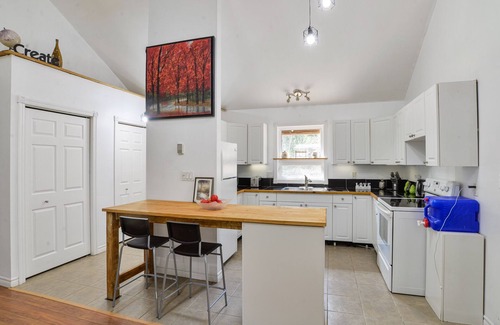 Kawartha Lakes Cabin | Entire Riverfront & Forest Family Cottage