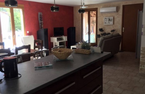 Cuges-les-Pins House | Entire room or villa near Castellet Bol d´Or Grand Prix F1 circuit