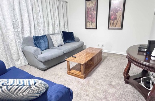 Port Arthur House | Entire Spacious 4 BR Home for Professionals