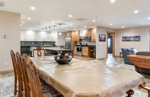 Leigh Creek Estates Cabin | Entire Teton Crest Lodge Sleeps 30