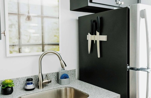 Music Row Apartment | Entire Top Floor of Suites of the Vinyl Sleeps 16 On Music Row