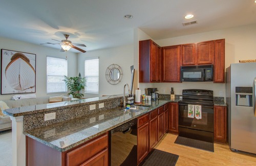 Summerville Historic District House | Entire townhome minutes from downtown Summerville