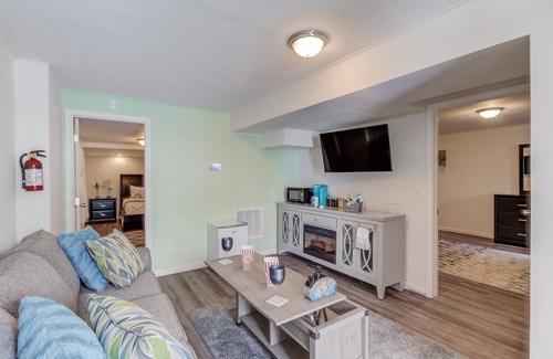 Five Forks Apartment | Entire UPSCALE Rental Unit Lilburn Quiet Basement