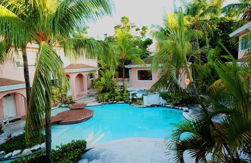Paradise Island Apartment | Entire Villa, Affordable, Near Atlantis & the Best Beach & All!