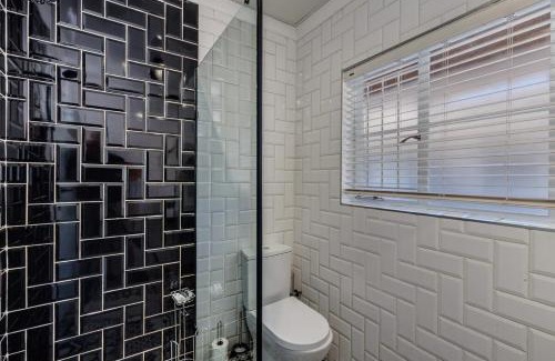 Greater Johannesburg Metropolitan Area House | Entire Villa in Bryanston