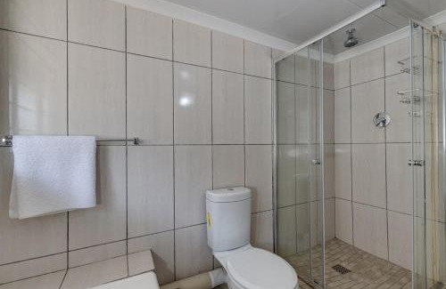 Greater Johannesburg Metropolitan Area House | Entire Villa in Bryanston