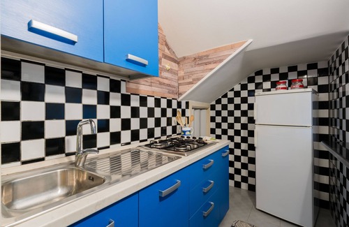 Tuglie Apartment | Entrance, living room, kitchen, 3 spacious rooms, 4p bedroom, 2 bathrooms, garden, place car