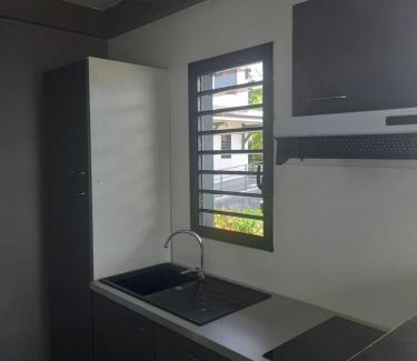 Baillif Apartment | Entre ciel et mer.