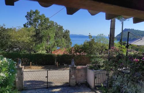 Rayol-Canadel-sur-Mer Apartment | Entre La Mer et Les Etoiles