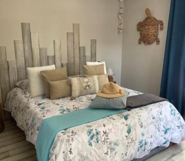 Bormes-Les-Mimosas House | Entre les pins et les oliviers