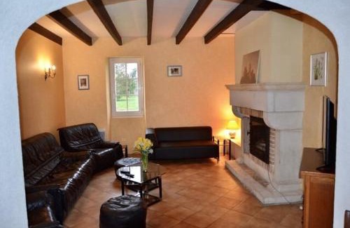 La Celle-sous-Gouzon House | Entre Lot et Dordogne maison 10 personnes avec piscine